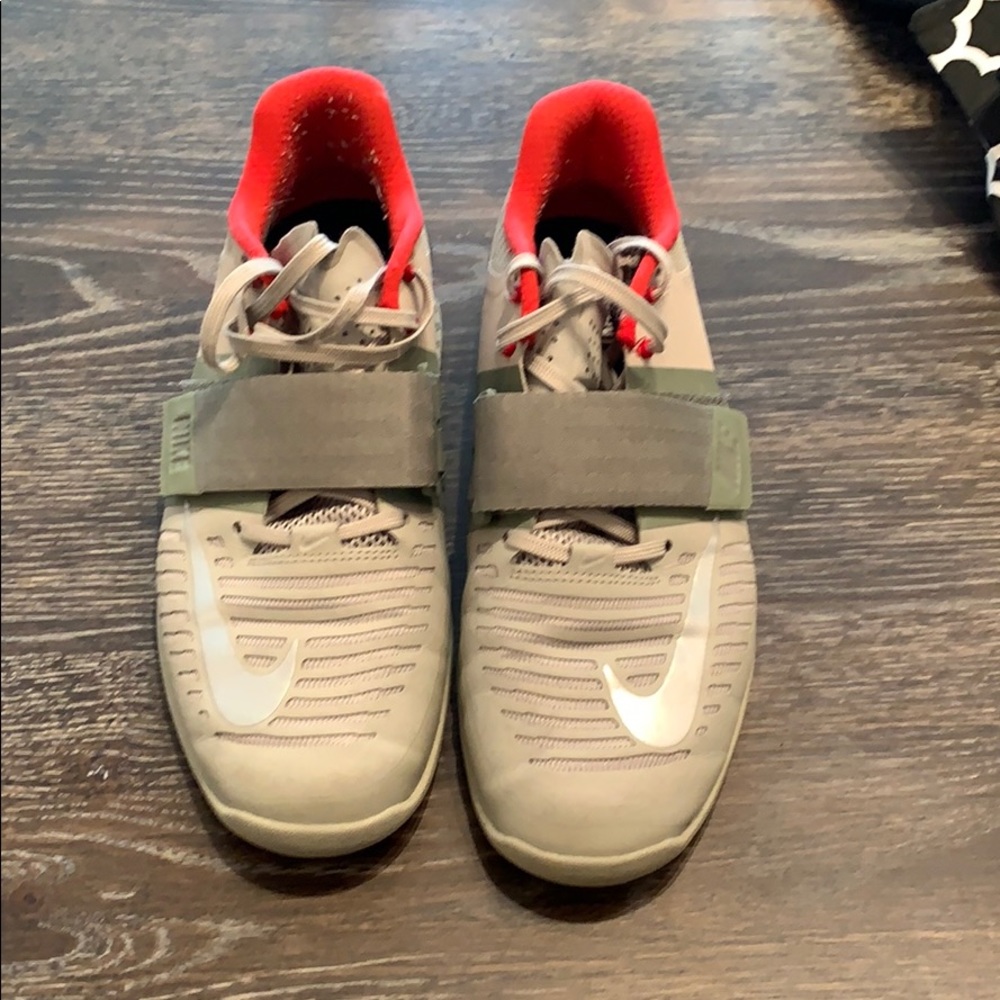 Nike Romaleos 3 - Grey, Stucco, Red.  US 8.5.